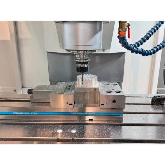 Вертикальный фрезерный обрабатывающий центр DMTG VDLS1300